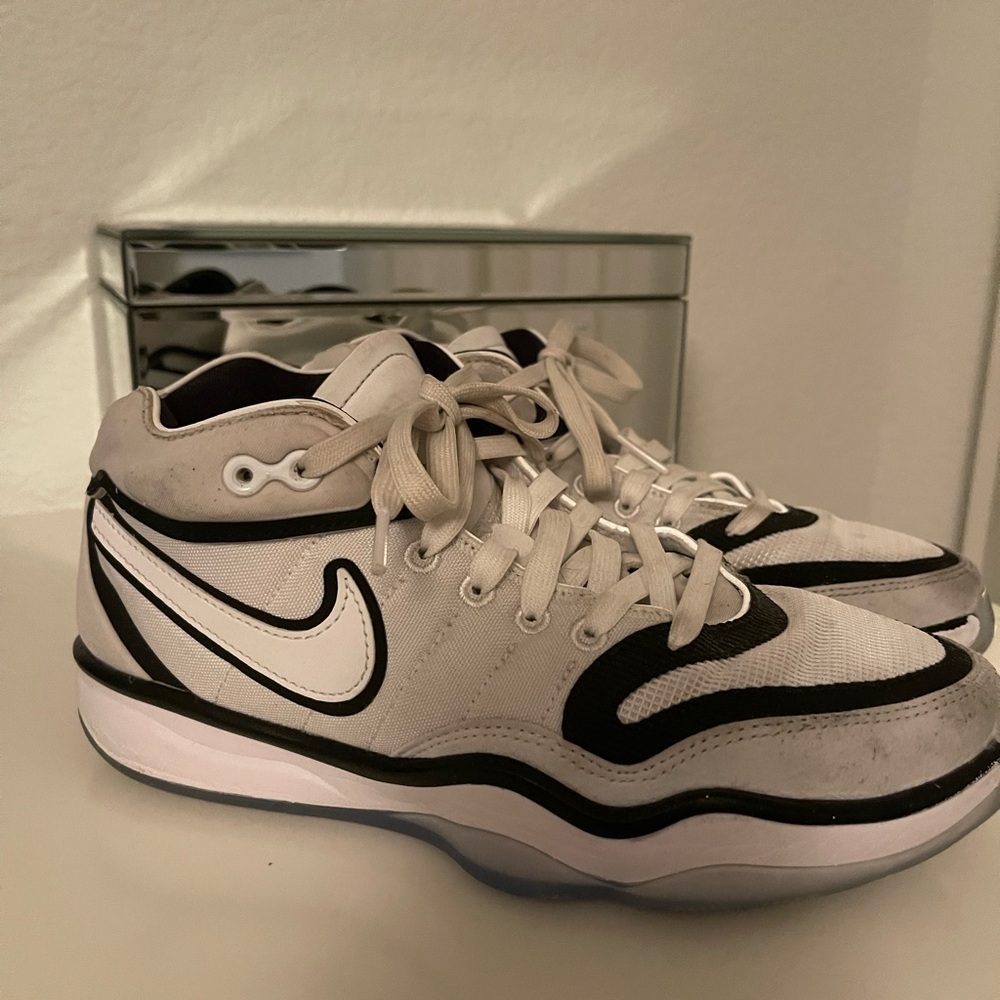 Nike Black and White Athletic Shoes